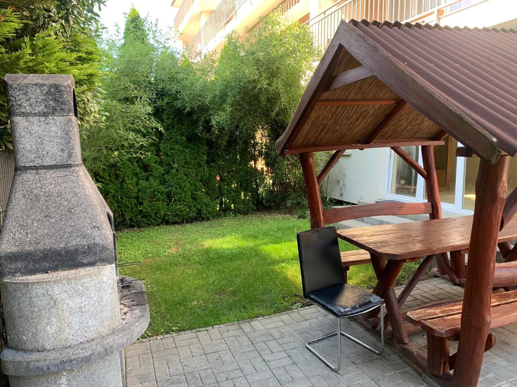 Bamboo Wellness Apartment Сиофок Екстериор снимка