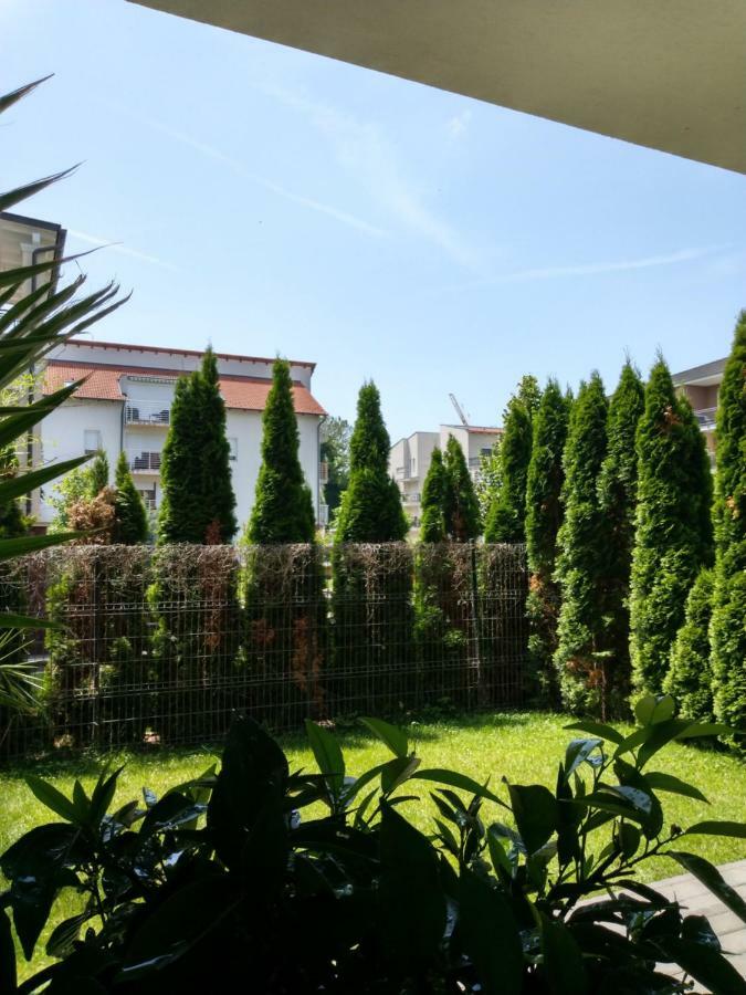 Bamboo Wellness Apartment Сиофок Екстериор снимка